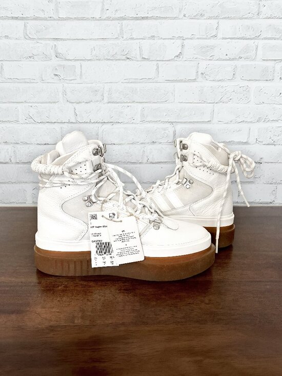 Seller photo, Poshmark